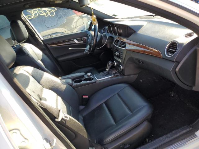 Photo 5 from auction – 2012 MERCEDES-BENZ C 250 with VIN WDDGF4HBXCA600720