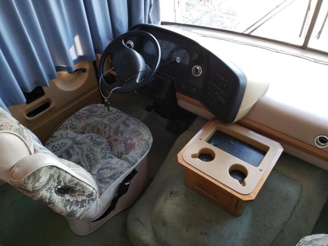 Photo 5 from auction – 1999 PACE MOTORHOME with VIN 3FCNF53S1XJA20510