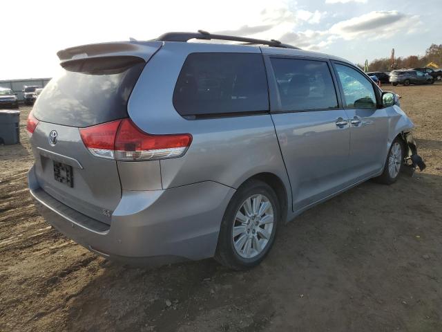 Photo 4 from auction – 2012 TOYOTA SIENNA XLE with VIN 5TDDK3DC5CS032123