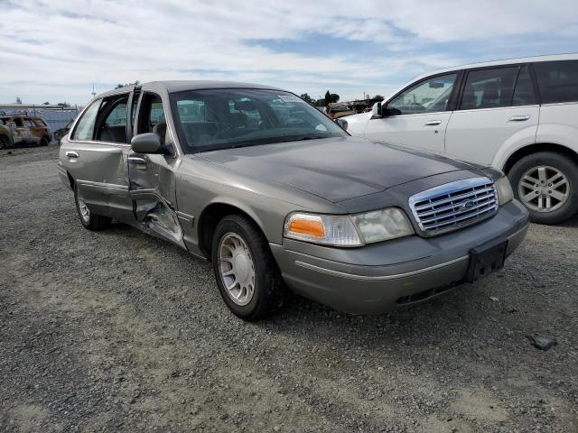 FORD CROWN VICT 2000 with VIN 2FAFP74W3YX121511 - Photo from auction