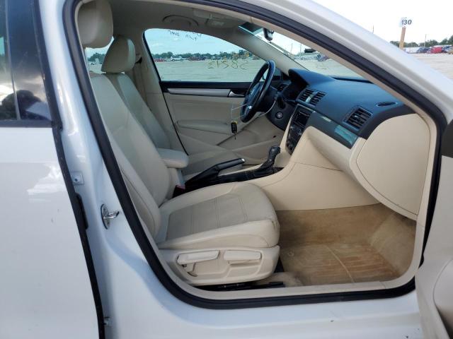Photo 5 from auction – 2015 VOLKSWAGEN PASSAT S with VIN 1VWAS7A37FC027930