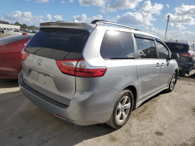 Photo 4 from auction – 2018 TOYOTA SIENNA LE with VIN 5TDKZ3DC8JS916864