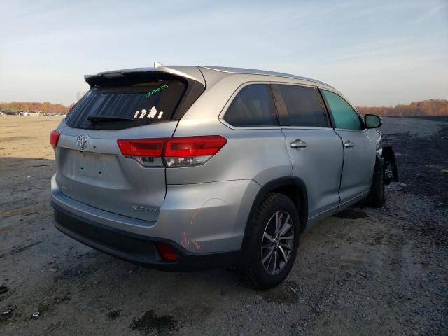 Photo 4 from auction – 2018 TOYOTA HIGHLANDER with VIN 5TDJZRFH8JS808428