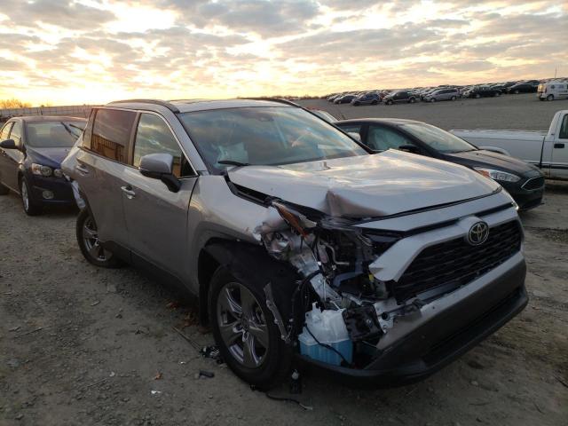 Photo 1 from auction – 2022 TOYOTA RAV4 XLE with VIN 2T3W1RFV0NC204588