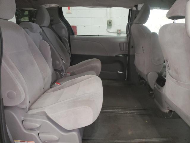 Photo 6 from auction – 2017 TOYOTA SIENNA LE with VIN 5TDKZ3DC5HS810897
