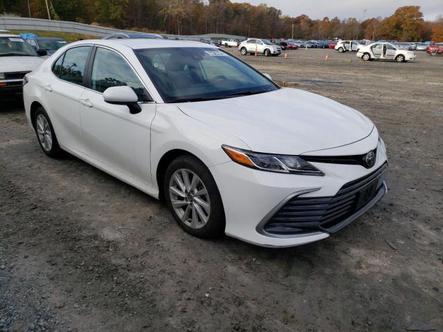 TOYOTA CAMRY LE 2022 with VIN 4T1C11AK0NU651558 - Photo from auction