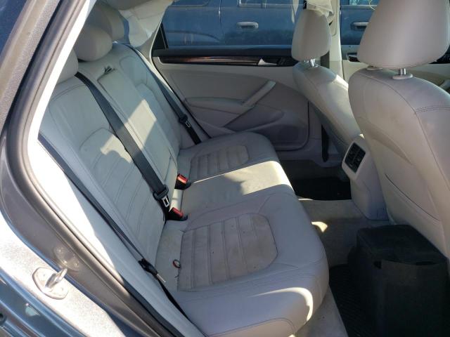 Photo 6 from auction – 2015 VOLKSWAGEN PASSAT SEL with VIN 1VWCT7A31FC073291