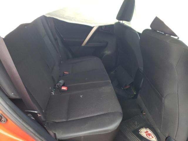 Photo 6 from auction – 2015 TOYOTA RAV4 LE with VIN JTMBFREV5FJ038813