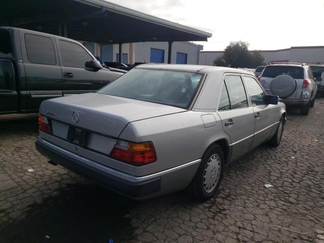 Photo 4 from auction – 1990 MERCEDES-BENZ 300 E with VIN WDBEA30D2LB211148