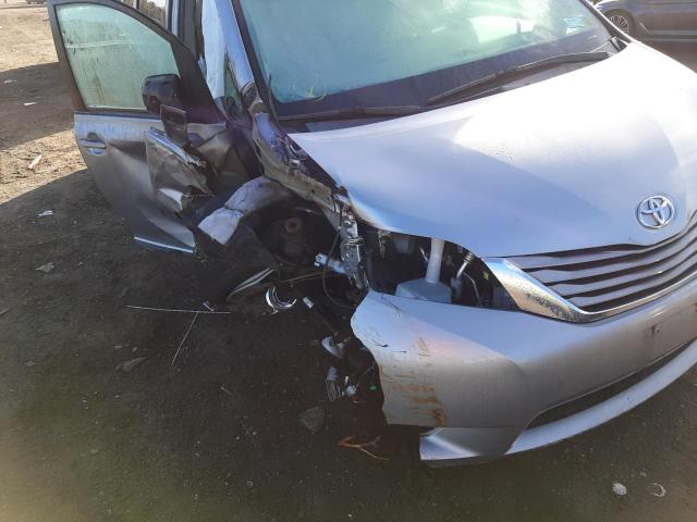 Photo 9 from auction – 2017 TOYOTA SIENNA XLE with VIN 5TDDZ3DCXHS179377