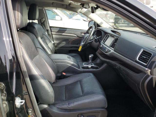 Photo 5 from auction – 2018 TOYOTA HIGHLANDER with VIN 5TDDGRFH0JS042181