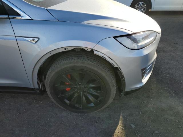 Photo 9 from auction – 2016 TESLA MODEL X with VIN 5YJXCAE43GF000772