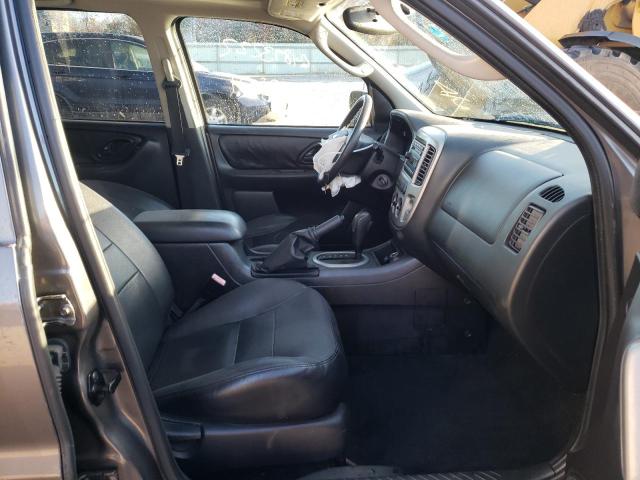 Photo 5 from auction – 2005 FORD ESCAPE LIM with VIN 1FMYU94115KA83881