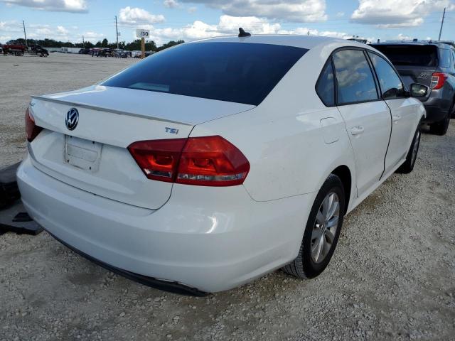 Photo 4 from auction – 2015 VOLKSWAGEN PASSAT S with VIN 1VWAS7A37FC027930
