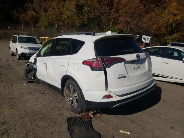 Photo 3 from auction – 2017 TOYOTA RAV4 XLE with VIN JTMRFREV7HJ120916