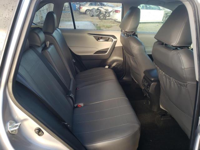 Photo 6 from auction – 2020 TOYOTA RAV4 XLE with VIN 2T3W1RFVXLC052400