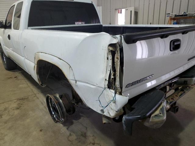 Photo 9 from auction – 2004 CHEVROLET SILVERADO with VIN 1GCEK19T84E371256
