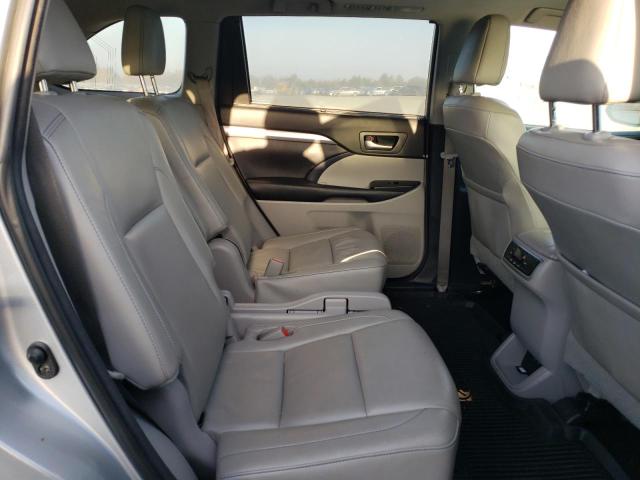 Photo 6 from auction – 2018 TOYOTA HIGHLANDER with VIN 5TDJZRFH8JS808428