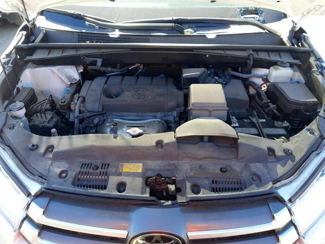 Photo 7 from auction – 2018 TOYOTA HIGHLANDER with VIN 5TDZARFH1JS040009