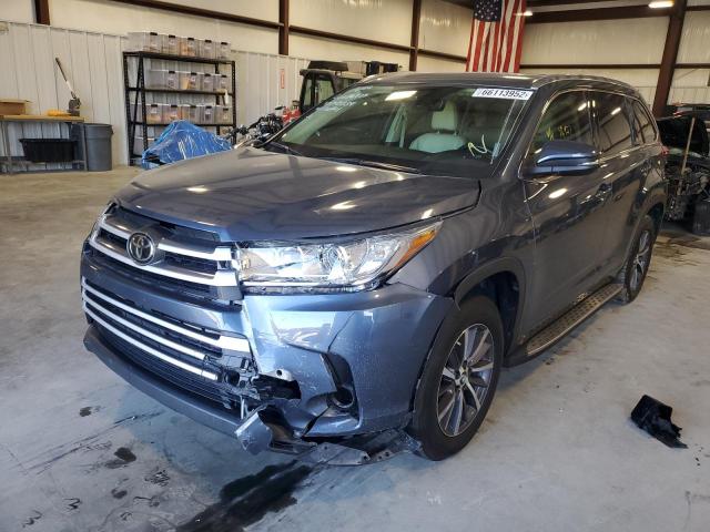 Photo 9 from auction – 2018 TOYOTA HIGHLANDER with VIN 5TDKZRFH4JS250534
