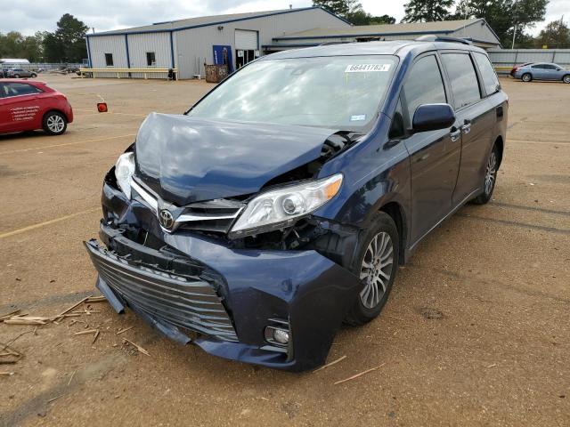 Photo 2 from auction – 2018 TOYOTA SIENNA XLE with VIN 5TDYZ3DC1JS912181