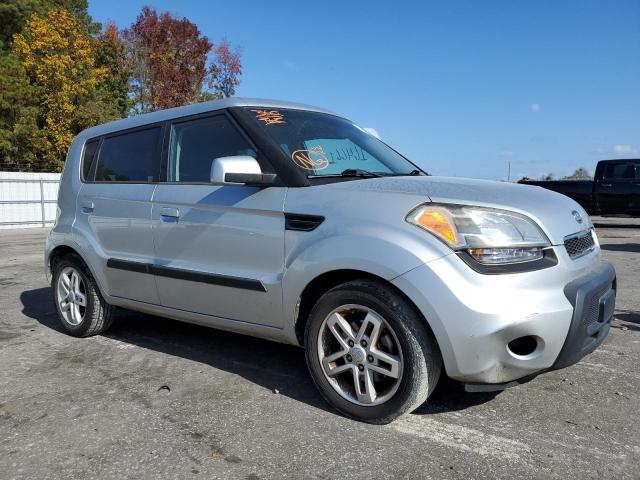 KIA SOUL + 2010 with VIN KNDJT2A2XA7067446 - Photo from auction