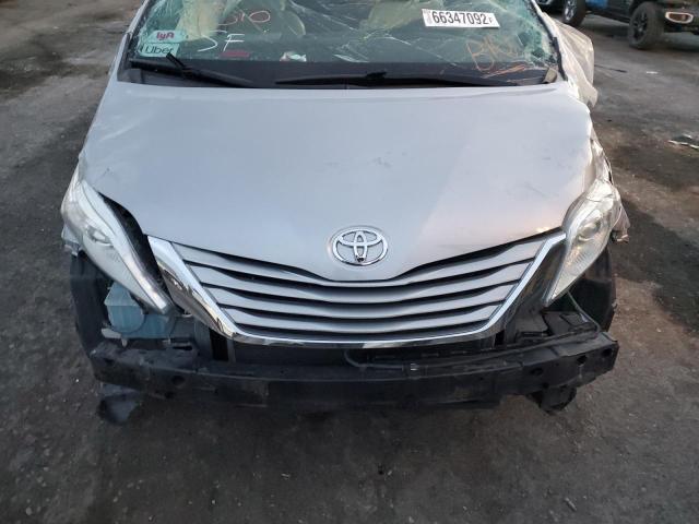 Photo 7 from auction – 2017 TOYOTA SIENNA LE with VIN 5TDKZ3DC6HS776064