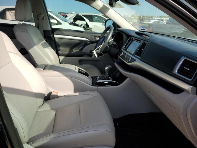 Photo 5 from auction – 2019 TOYOTA HIGHLANDER with VIN 5TDKZRFH8KS551437
