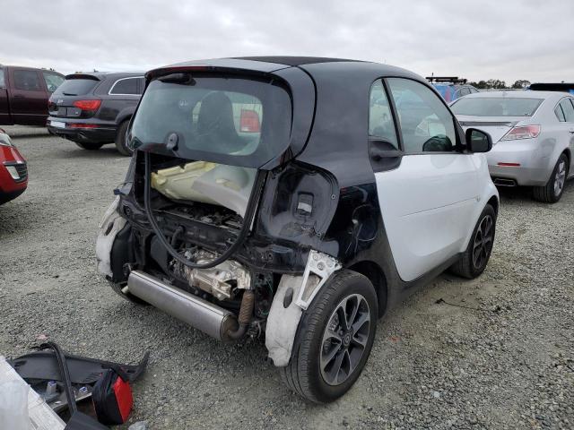 Photo 4 from auction – 2017 SMART FORTWO with VIN WMEFJ5DA7HK186354