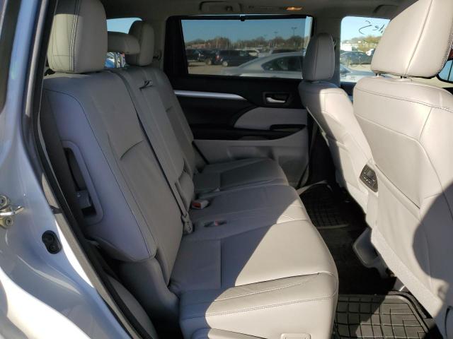 Photo 6 from auction – 2017 TOYOTA HIGHLANDER with VIN 5TDKZRFH0HS522622