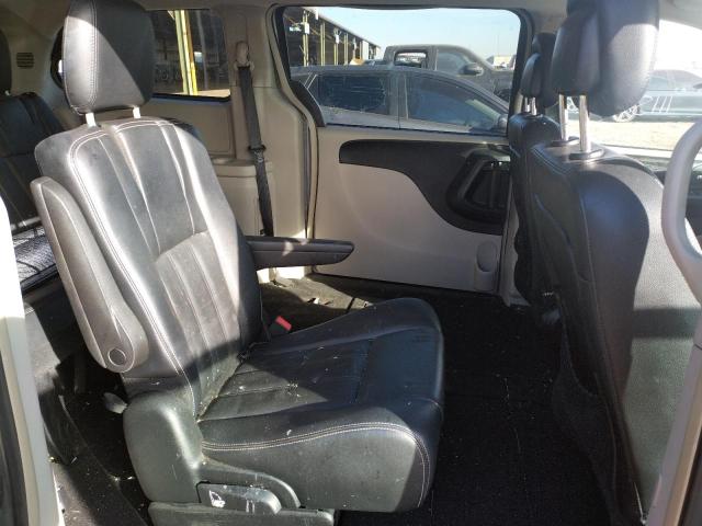 Photo 6 from auction – 2015 CHRYSLER TOWN & COU with VIN 2C4RC1BGXFR608878