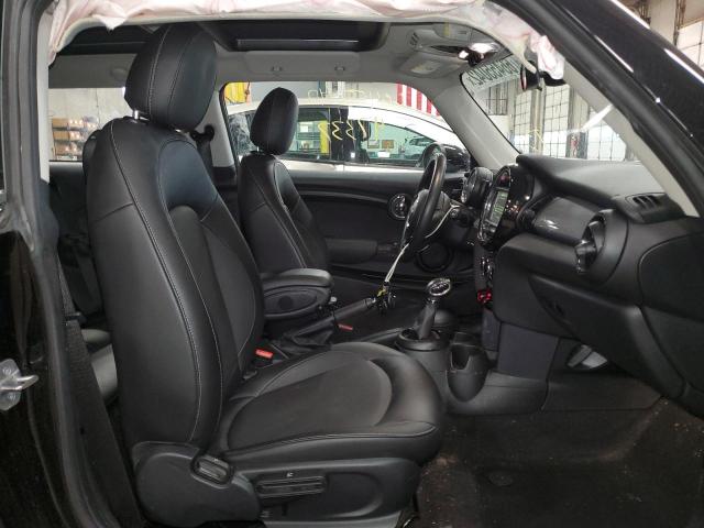 Photo 5 from auction – 2017 MINI COOPER with VIN WMWXP5C33H2F61337