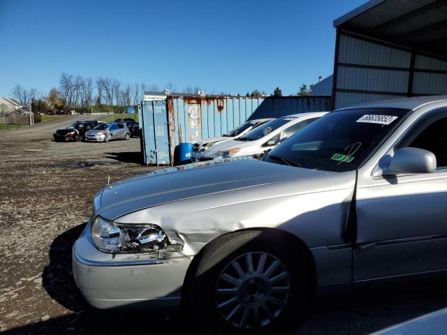 Photo 9 from auction – 2004 LINCOLN TOWN CAR E with VIN 1LNHM81WX4Y675219