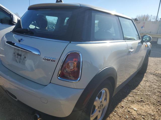 Photo 4 from auction – 2010 MINI COOPER with VIN WMWMF3C57ATU77398