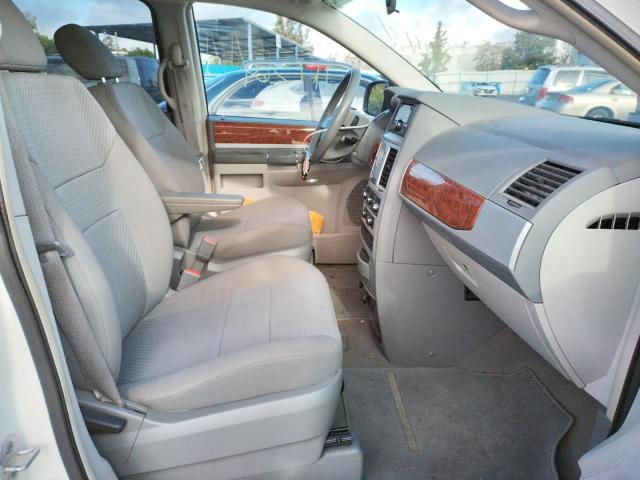 Photo 5 from auction – 2009 CHRYSLER TOWN & COU with VIN 2A8HR54159R525902