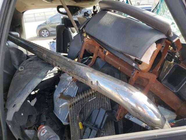 Photo 5 from auction – 2004 CHEVROLET AVALANCHE with VIN 3GNEC12T94G251294