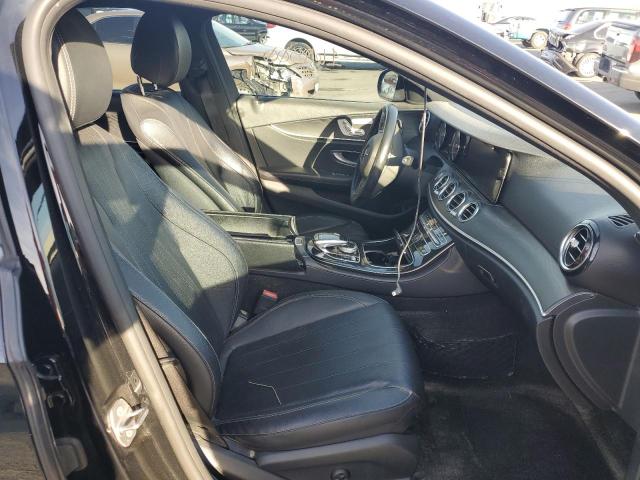 Photo 5 from auction – 2017 MERCEDES-BENZ E 300 with VIN WDDZF4JB1HA039835