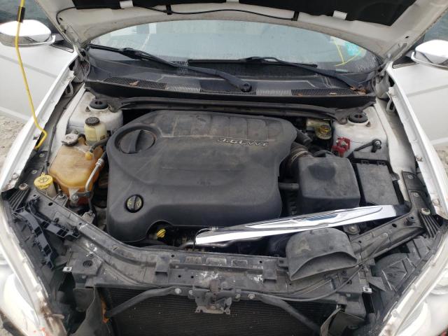 Photo 7 from auction – 2014 CHRYSLER 200 LIMITE with VIN 1C3CCBCG3EN157819