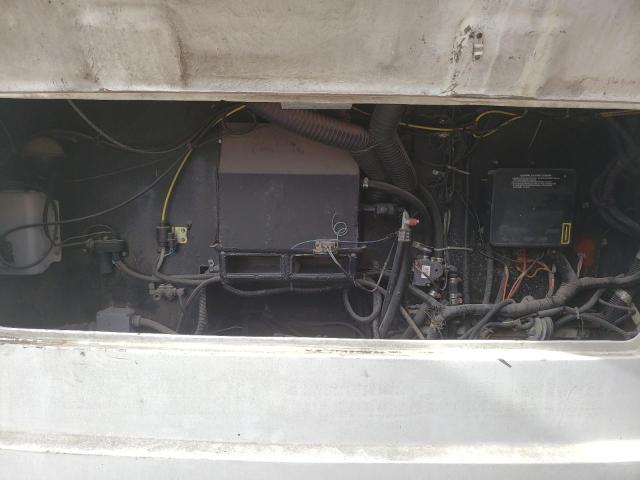 Photo 7 from auction – 2000 ULTR MOTORHOME with VIN 4UZ6EFBCXYCH43246