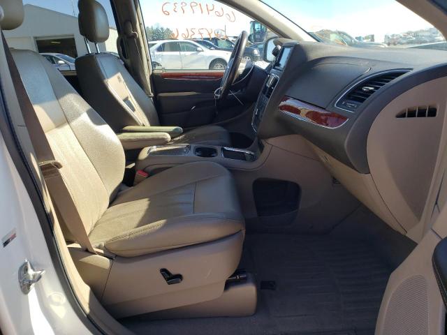 Photo 5 from auction – 2013 CHRYSLER TOWN & COU with VIN 2C4RC1CG1DR652764