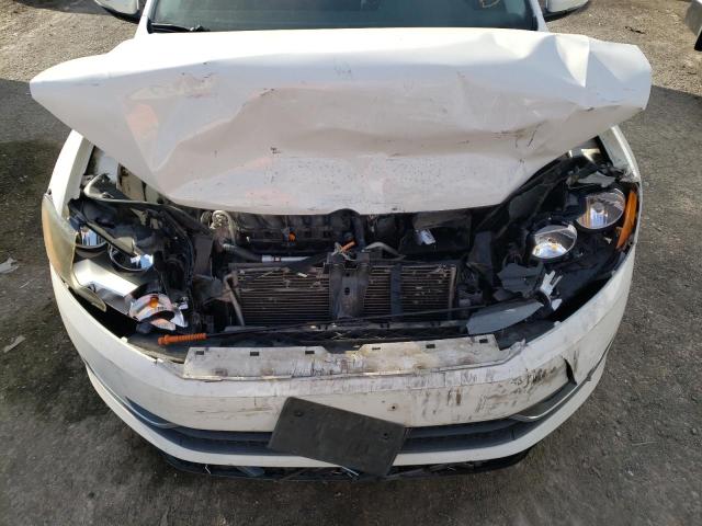 Photo 9 from auction – 2012 VOLKSWAGEN PASSAT S with VIN 1VWAP7A38CC073103