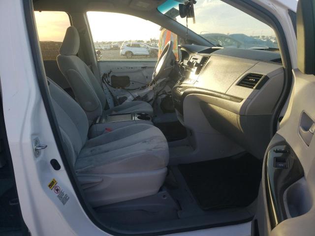 Photo 5 from auction – 2013 TOYOTA SIENNA LE with VIN 5TDKK3DC3DS334440