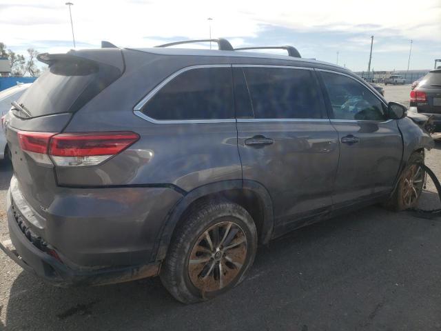 Photo 3 from auction – 2018 TOYOTA HIGHLANDER with VIN 5TDKZRFH2JS548242