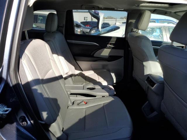 Photo 6 from auction – 2019 TOYOTA HIGHLANDER with VIN 5TDDZRFH6KS721884