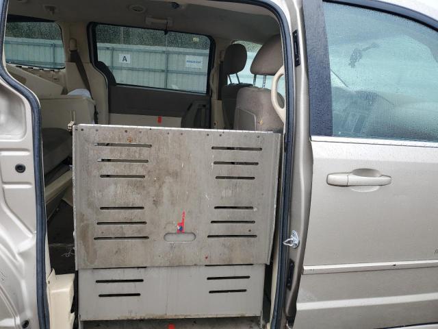 Photo 6 from auction – 2009 CHRYSLER TOWN & COU with VIN 2A8HR44E89R547647