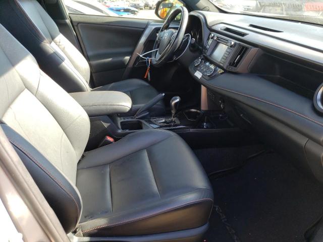 Photo 5 from auction – 2018 TOYOTA RAV4 SE with VIN JTMJFREV1JD249722