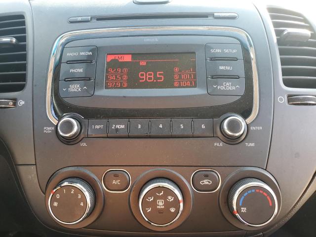 Photo 9 from auction – 2017 KIA FORTE LX with VIN 3KPFK4A78HE103760