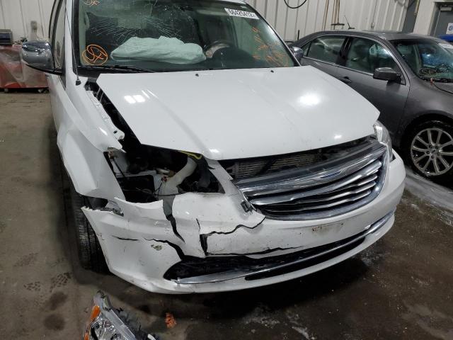 Photo 9 from auction – 2015 CHRYSLER TOWN & COU with VIN 2C4RC1CG3FR610244