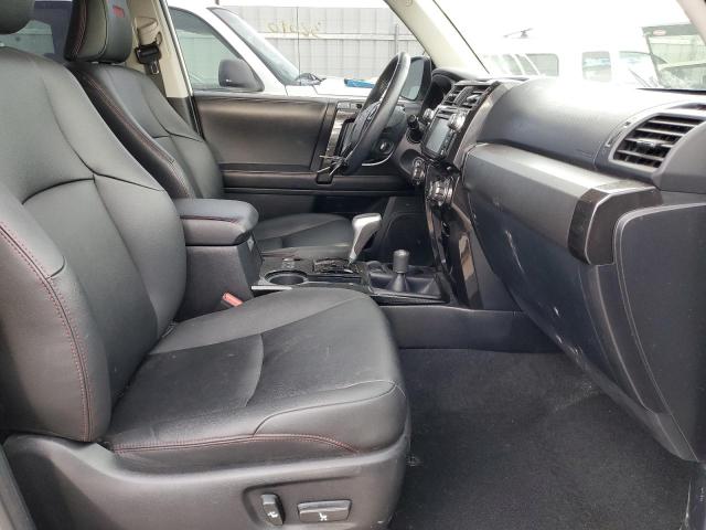 Photo 5 from auction – 2019 TOYOTA 4RUNNER SR with VIN JTEBU5JR9K5716355