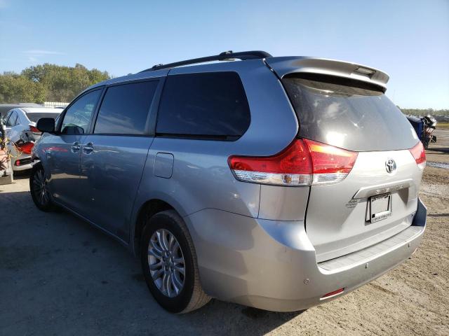 Photo 3 from auction – 2013 TOYOTA SIENNA XLE with VIN 5TDYK3DC5DS376876